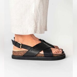 Liberté Capri Sandals NWT 
Size 40